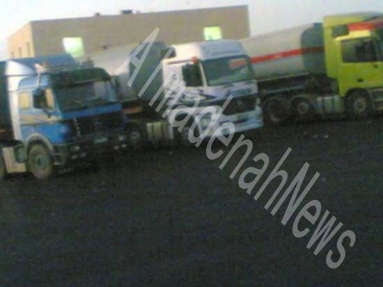 سائقو الشاحنات المضربون في العقبة يحذرون ( صور )